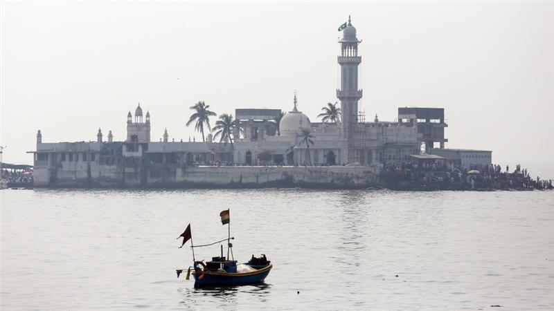 Haji Ali Dargah: Mumbai mosque to lift ban on women
