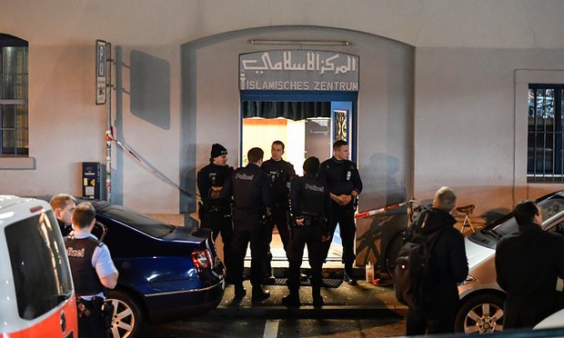  Three injured in gun attack on Zurich mosque 