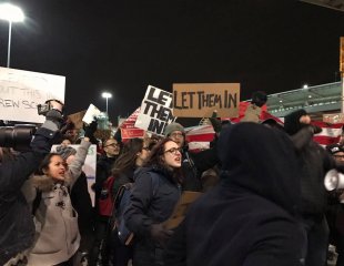  Protests Erupt Nationwide Against Trump’s Muslim Ban for Second Day