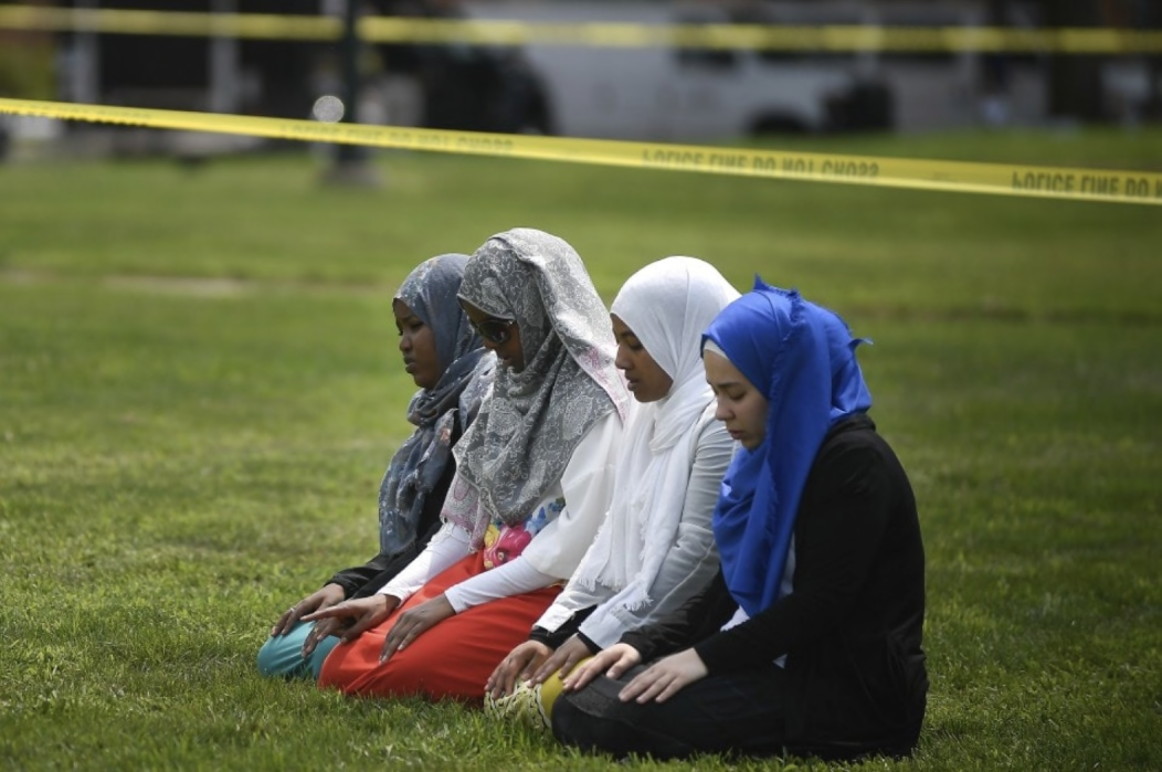 Trump still has not condemned the Minnesota mosque bombing. Muslim leaders are waiting.