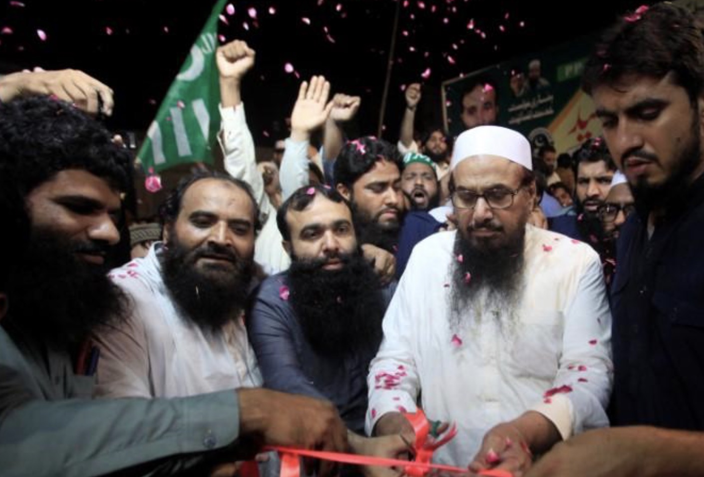 Hardline Islamists Push Religion to Center of Pakistan Election