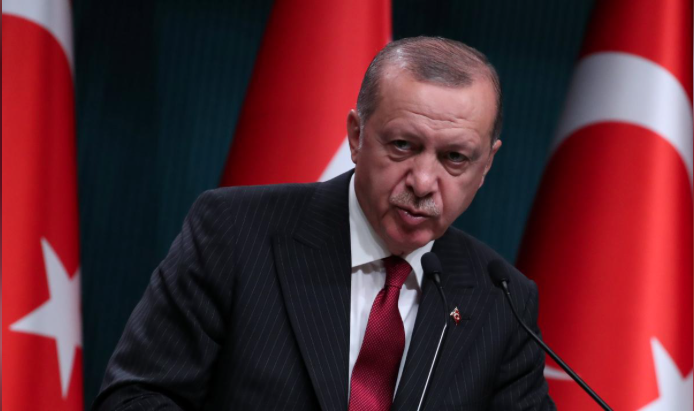 Erdogan Invokes Patriotism, Islam as Lira Remains Under Pressure
