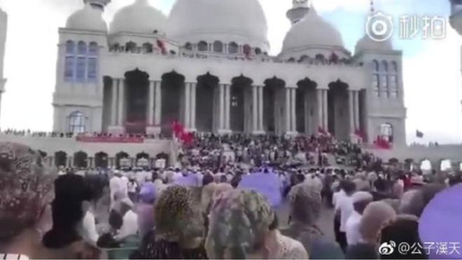 Viewpoint: Chinese Mosque Standoff Risks Peace in Model Muslim Province