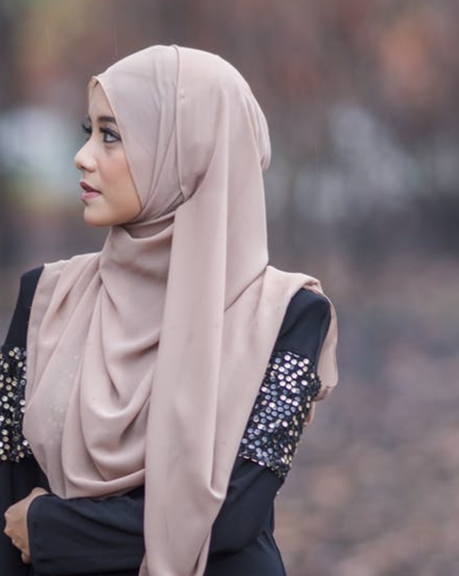 How Muslim women break stereotypes by mixing faith and modesty with fashion