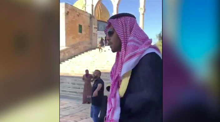 Palestinians drive Saudi man out of Al-Aqsa Mosque compound