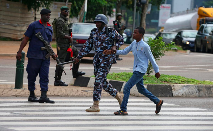 Shi'ite protesters clash with Nigeria military, police in Abuja