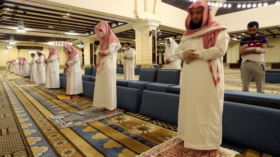 Coronavirus: Famous Mosques Reopen in Saudi Arabia and Jerusalem